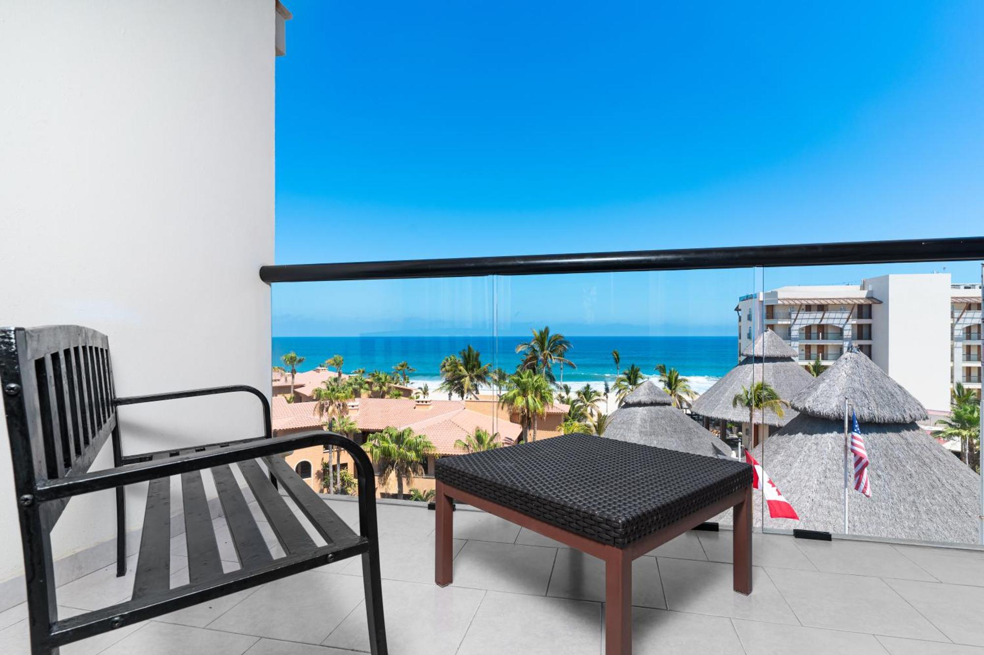 Krystal Grand Cabos